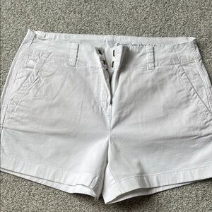 Vineyard Vines Everyday white shorts